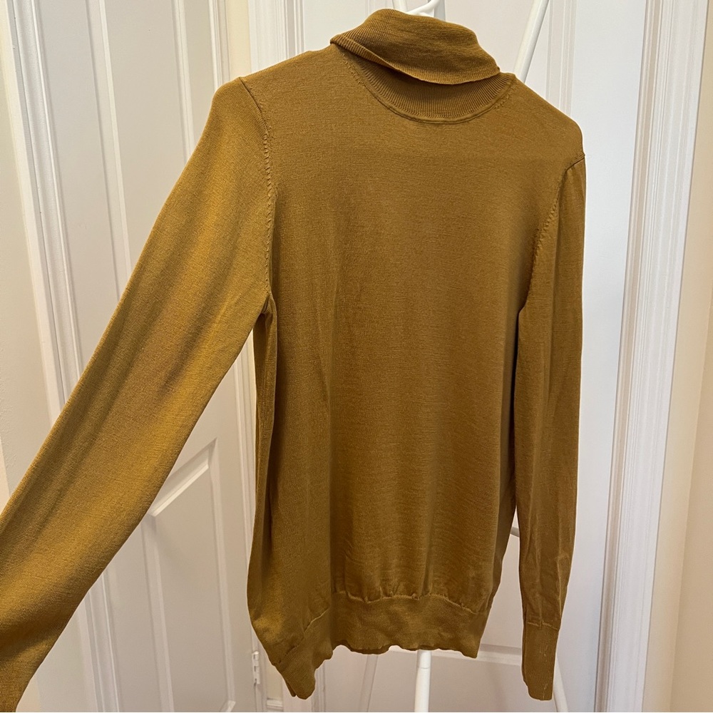 Uniqlo merino wool sweater